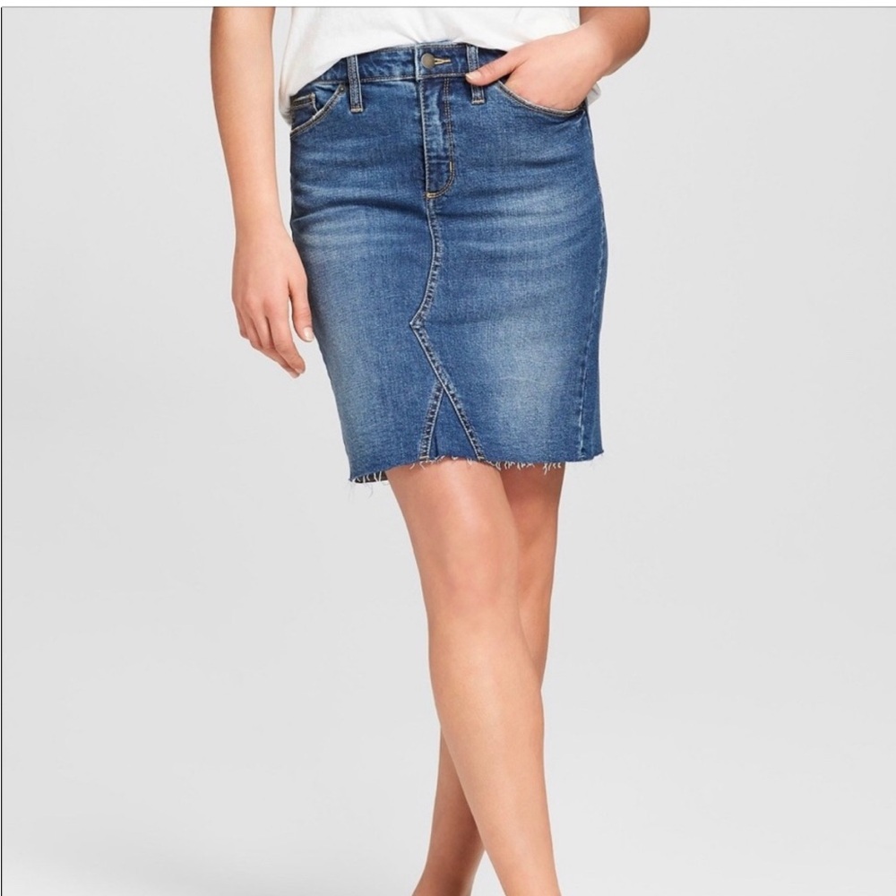 Universal Thread denim skirt dark wash Size 10/30